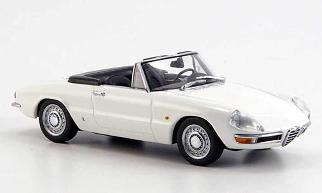 Alfa Romeo 1750 1/43 Minichamps Spider Veloce white 1968 diecast model cars