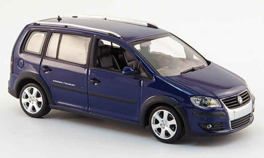 Volkswagen Combi 1/43 Minichamps cross blue 2006 diecast model cars