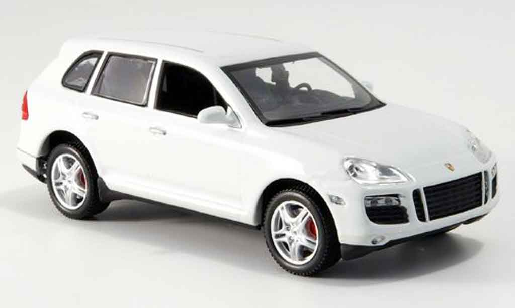 Porsche Cayenne Turbo 1/43 Minichamps Turbo white Linea Bianco 2007 diecast model cars