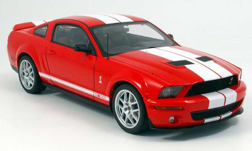 Shelby GT 500 1/18 Autoart red/white diecast model cars