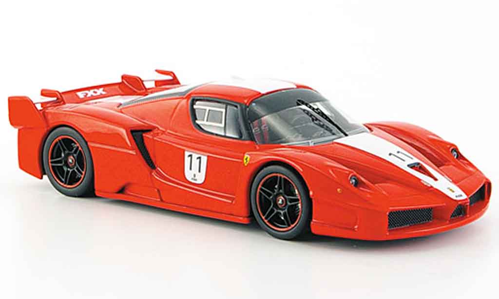 Ferrari Enzo FXX 1/43 Hot Wheels Elite FXX no.11 signalred avec whiteem streifen diecast model cars