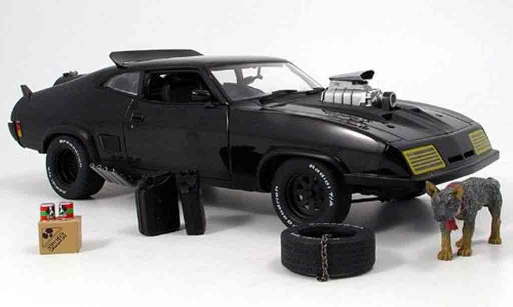 Mad Max ROAD WARRIOR INTERCEPTOR 1/18 Autoart 2 (ford falcon xb gt) noir 1973 diecast model cars