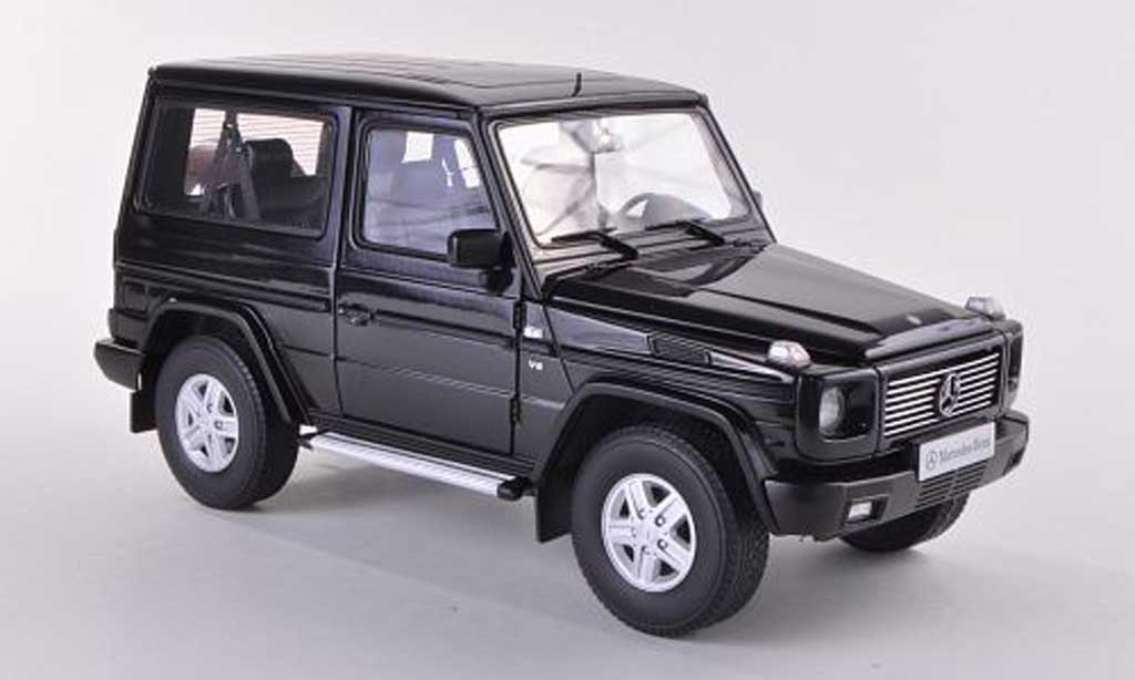 Mercedes Classe G 1/18 Autoart black SWB 90er-Baureihe diecast model cars