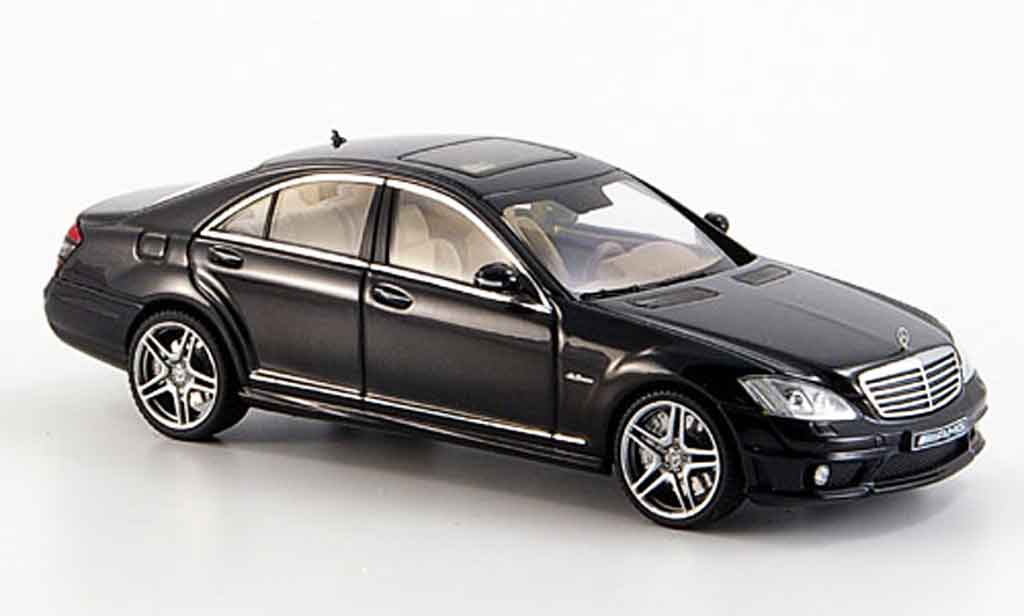 Mercedes Classe S 1/43 Autoart S63 AMG black diecast model cars