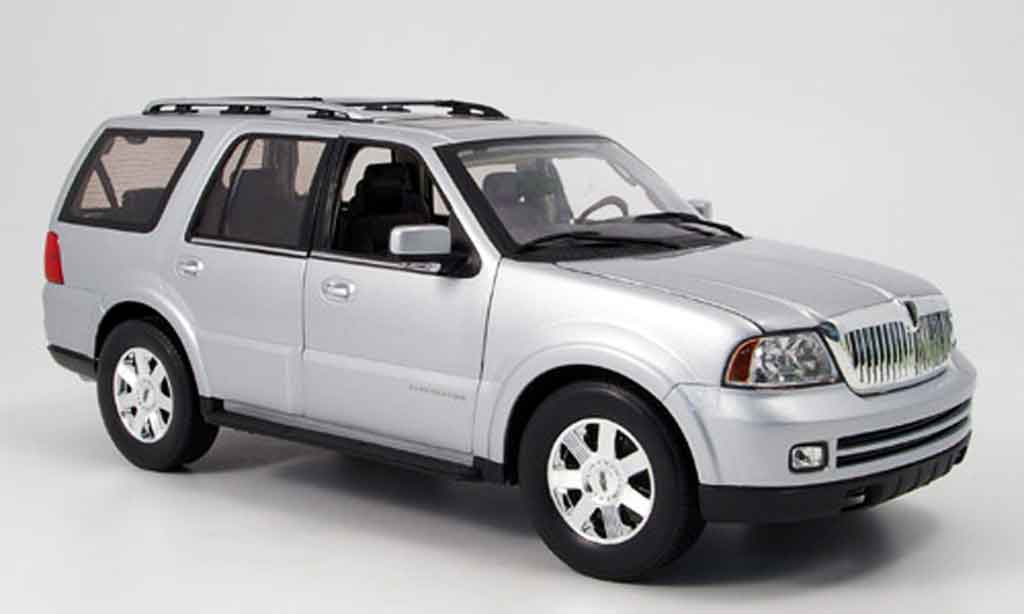 Lincoln Navigator 1/18 Welly grey 2005 diecast model cars