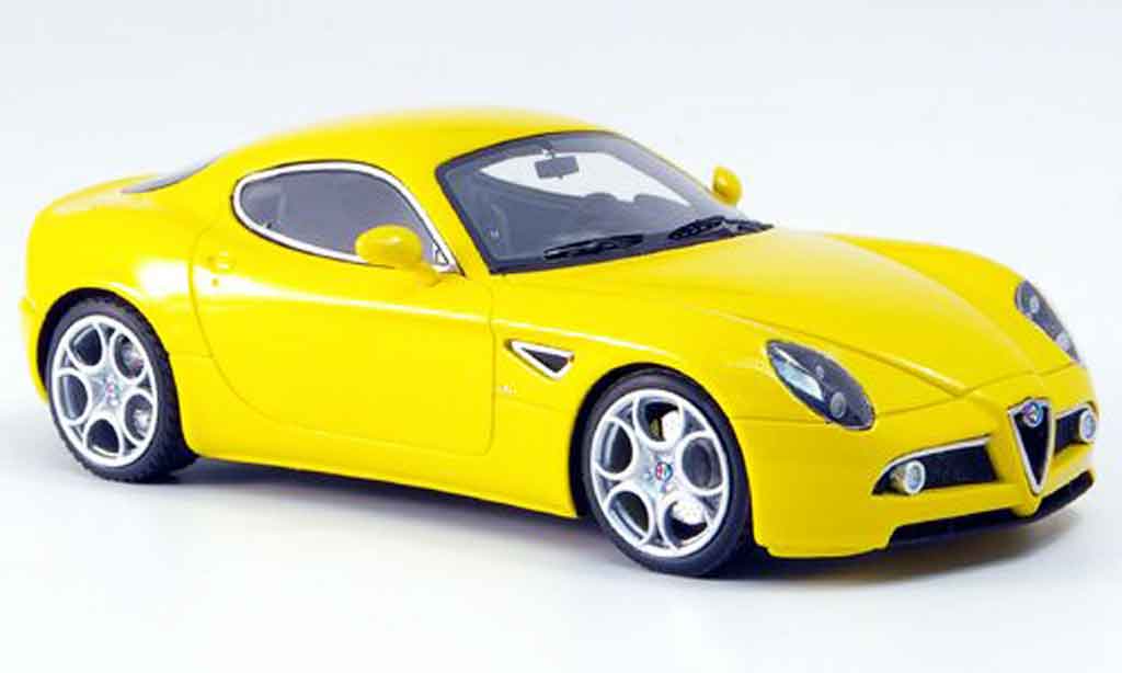 Alfa Romeo 8C Competizione 1/43 Look Smart Competizione yellow ausstellung frankfurt 2007 diecast model cars