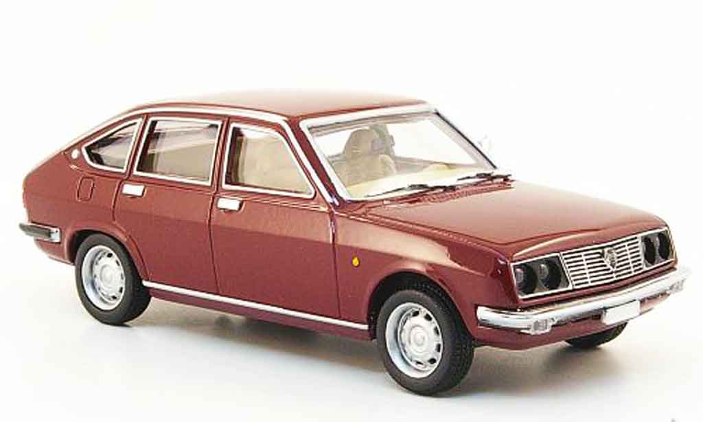 Lancia Beta berline 1/43 Pego berline red diecast model cars