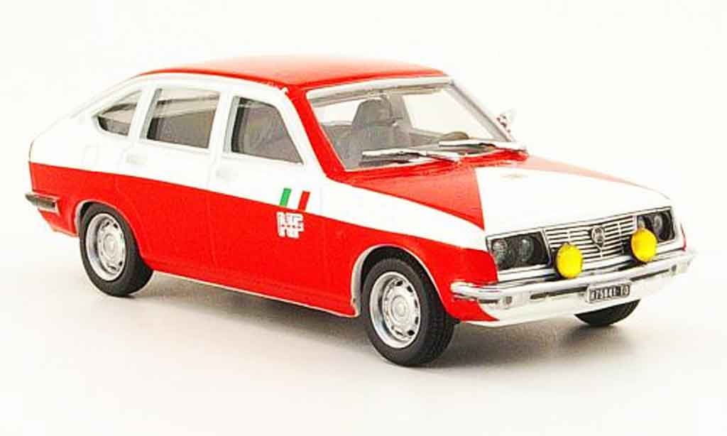 Lancia Beta berline 1/43 Pego berline assistenza rallye marlboro diecast model cars