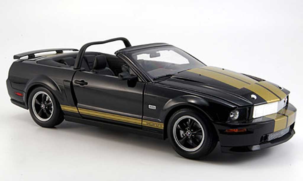 Shelby GT 1/18 Shelby Collectibles h convertible black avec bandes or 2006 diecast model cars