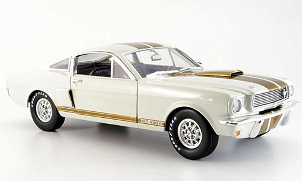 Shelby GT 350 1966 1/18 Shelby Collectibles 1966 white or diecast model cars