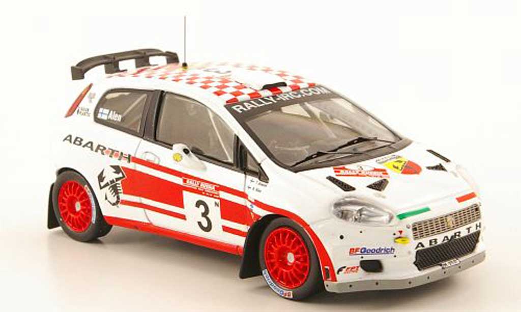 Fiat Punto 1/43 IXO S2000 No.3 Abarth Rally Russland 2007 diecast model cars