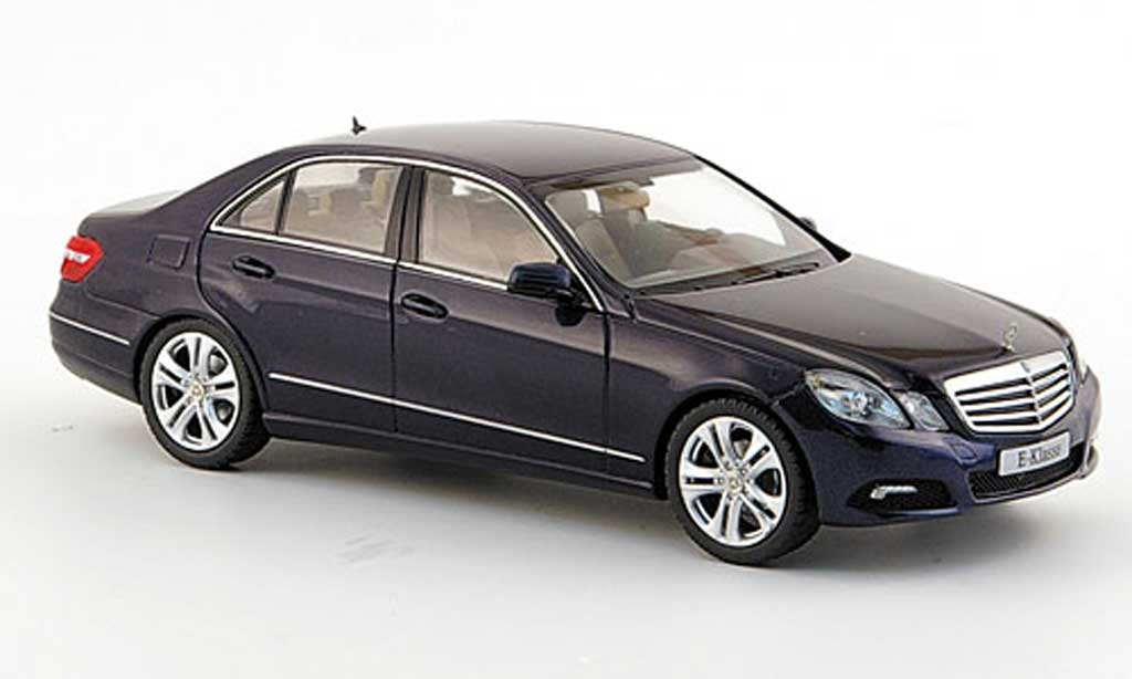 Mercedes Classe E 1/43 Schuco (W212) blue Avantgarde 2009 diecast model cars