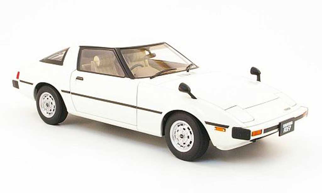 Mazda RX7 1/18 Autoart savanna (sa) white 1978 diecast model cars