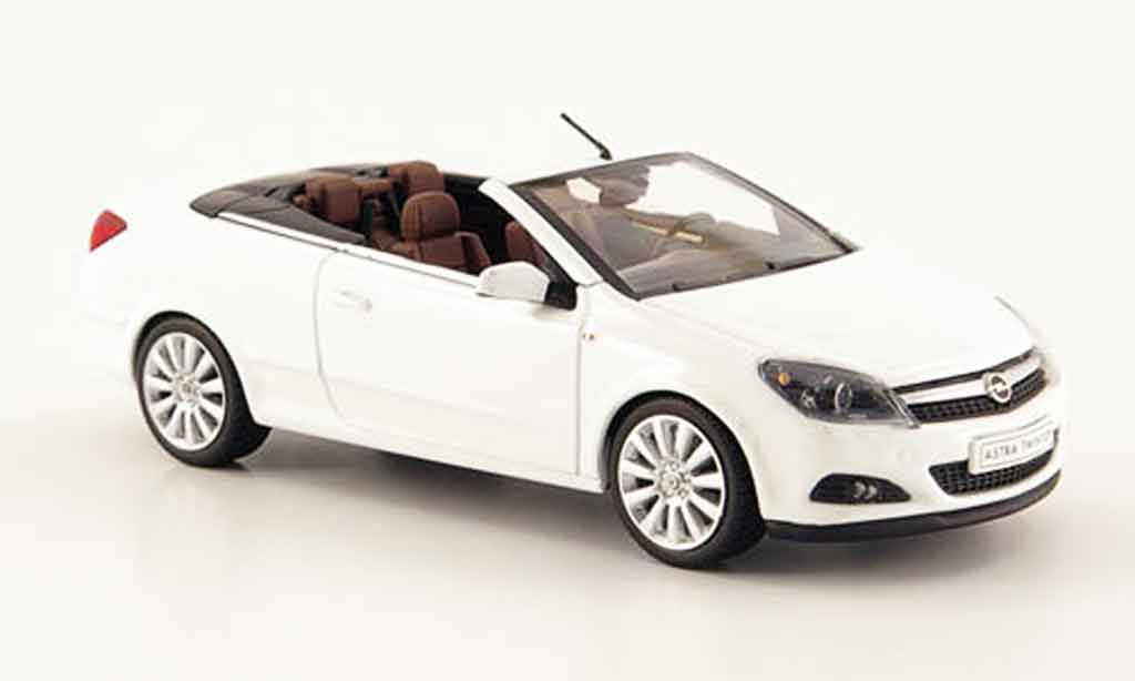 Opel Astra 1/43 Minichamps twin top cabriolet white 2006 diecast model cars