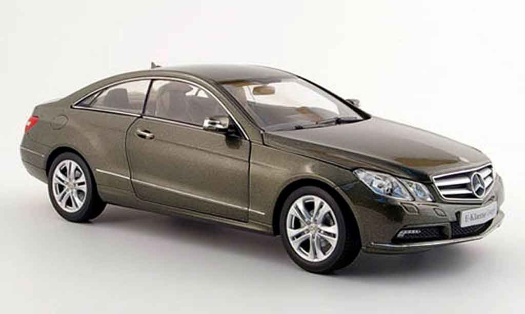 Mercedes Classe E 1/18 Norev coupe (c 207) grey 2009 diecast model cars