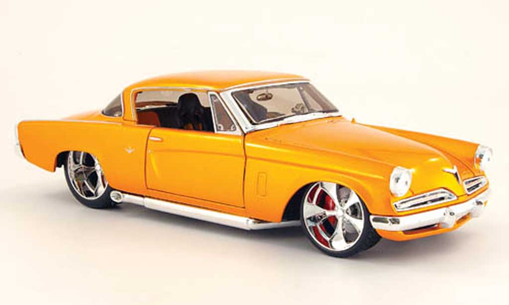 Studebaker Commander 1/18 Maisto starliner orange 1953 diecast model cars