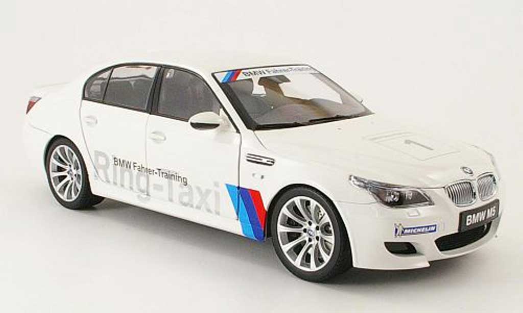 Bmw M5 E60 1/18 Kyosho E60 ring taxi nurburgring 2008 diecast model cars