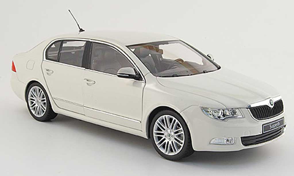 Skoda Superb 2009 1/18 Abrex 2009 ii white diecast model cars