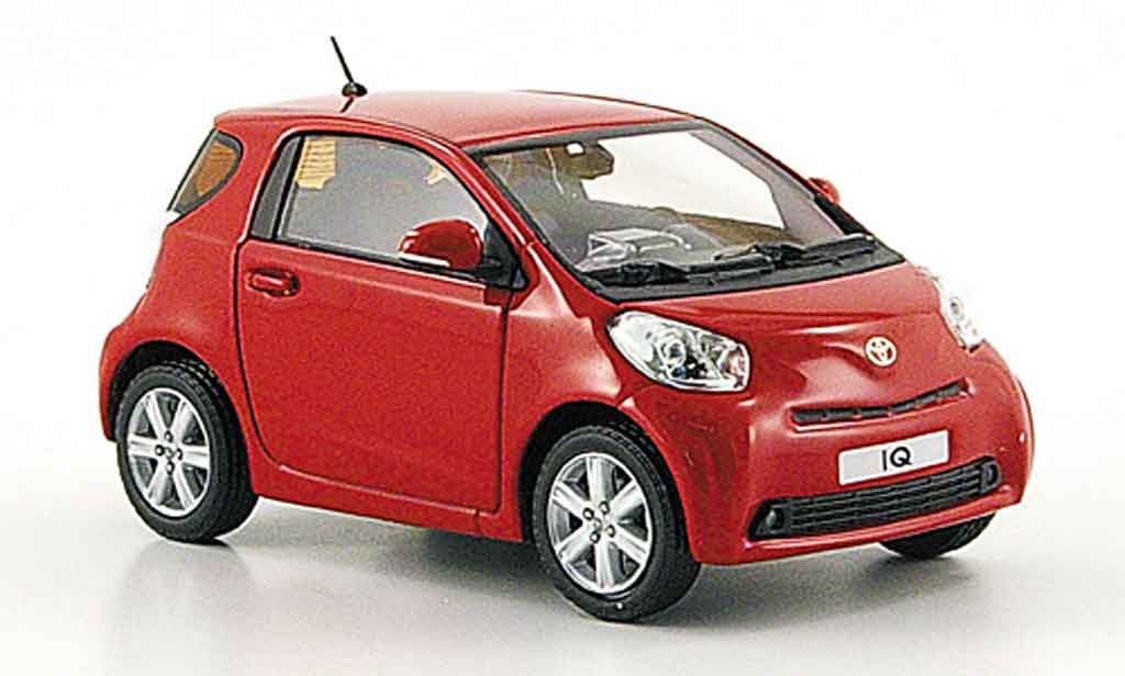 Toyota IQ 1/43 Minichamps red 2009 diecast model cars
