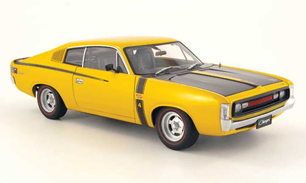 Chrysler Charger 1/18 Autoart e49 yellow diecast model cars