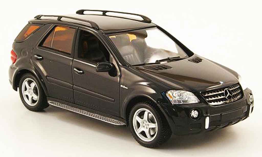 Mercedes Classe M 1/43 Minichamps ML 63 AMG (W 164) black 2006 diecast model cars