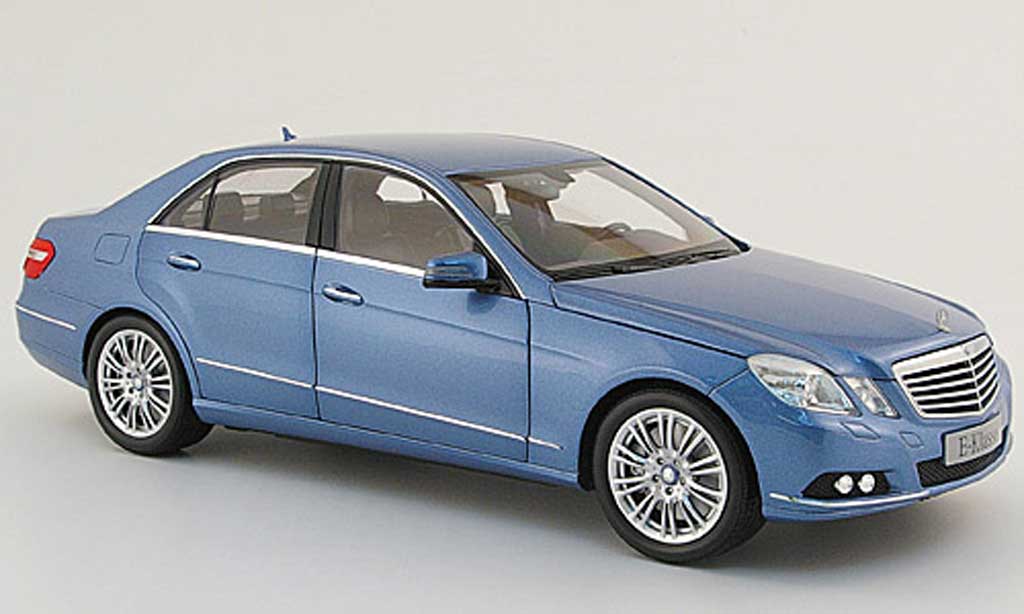 Mercedes Classe E 1/18 Minichamps (w 212) blue 2009 diecast model cars