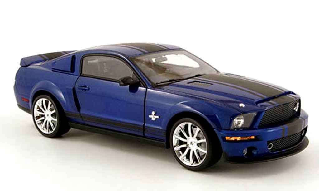 Shelby GT 500 1/18 Shelby Collectibles super snake blue avec bandes blacks 2008 diecast model cars