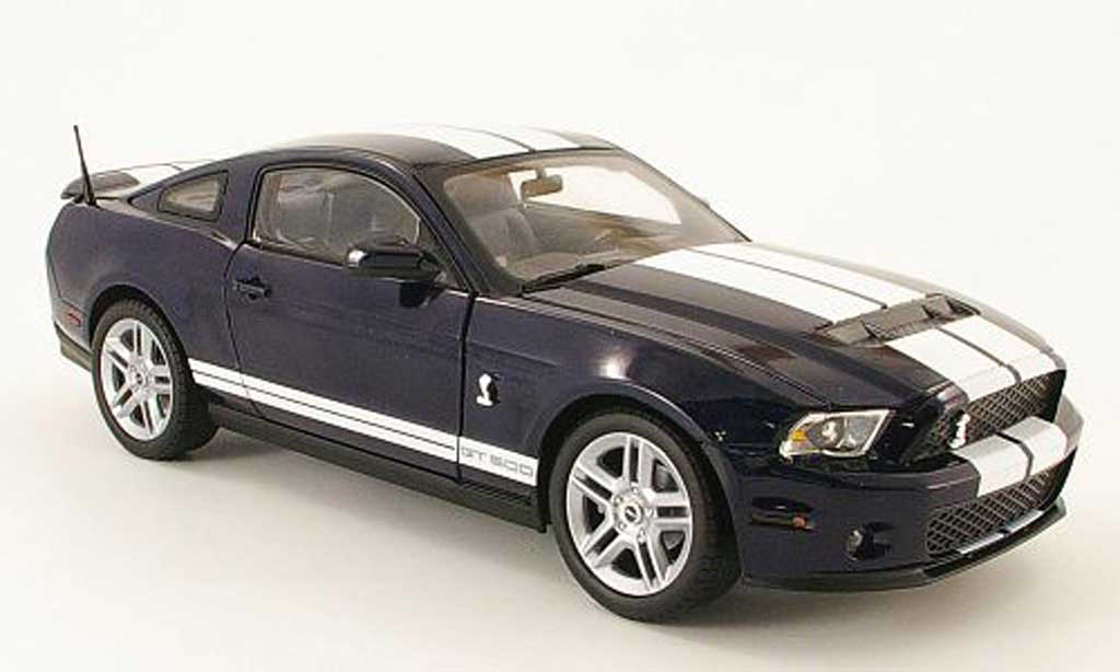 Shelby GT 500 1/18 Shelby Collectibles blue avec bandes whites 2010 diecast model cars