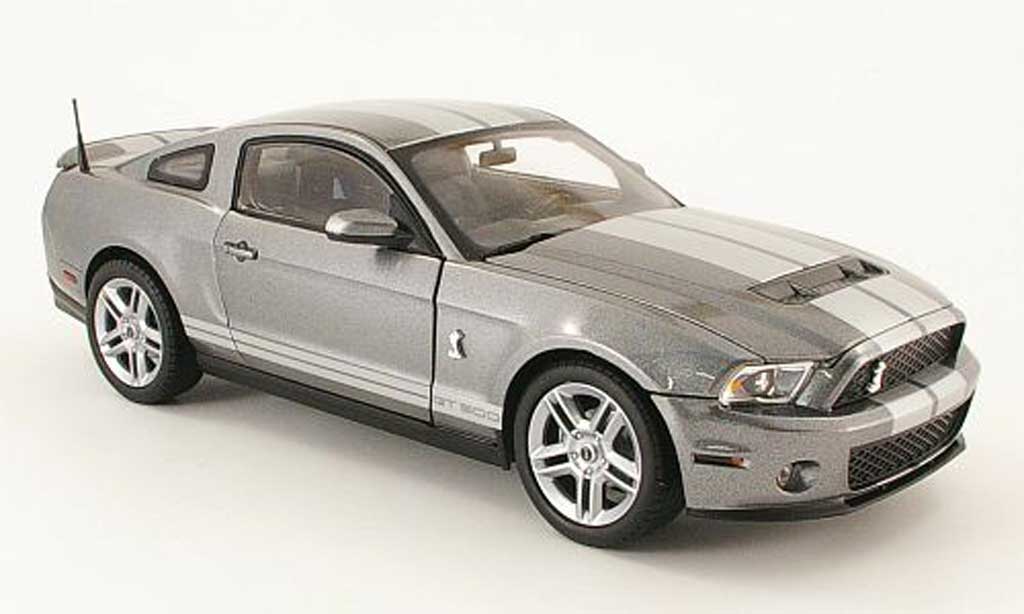 Shelby GT 500 1/18 Shelby Collectibles grey avec bandes greys 2010 diecast model cars
