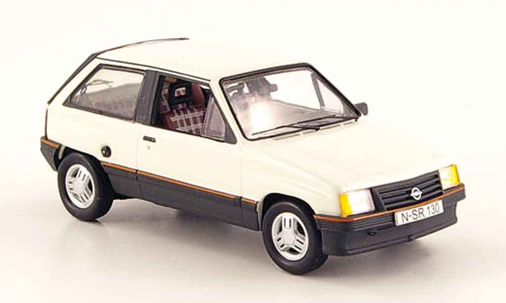 Opel Corsa 1/43 Schuco a 1.3 sr white diecast model cars