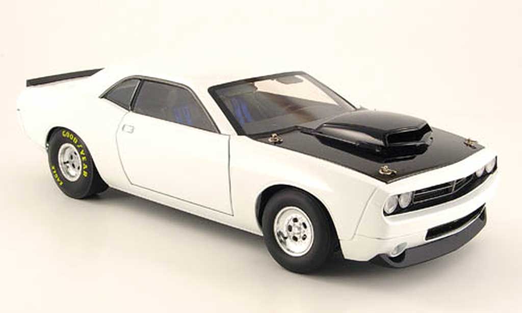 Dodge Challenger Super Stock 1/18 Highway 61 Super Stock concept mule car white 2008 diecast model cars