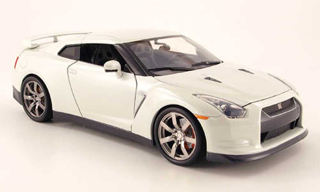 Nissan Skyline R35 1/18 Jada Toys R35 gt-r white 2009 diecast model cars