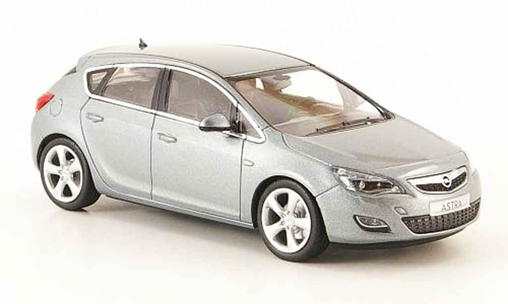 Opel Astra 1/43 Minichamps j grey 5 turig 2009 diecast model cars