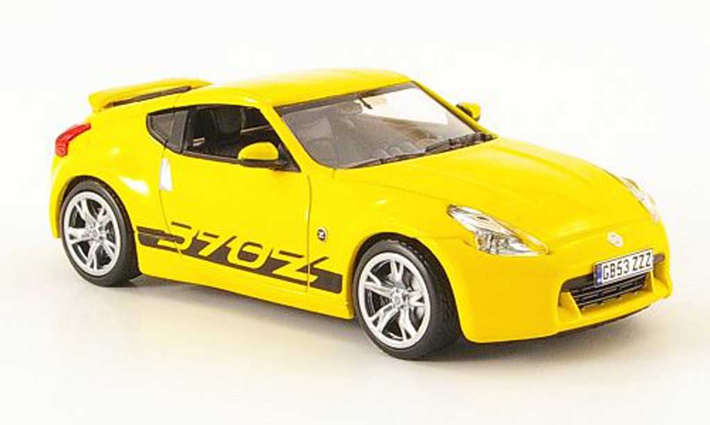 Nissan 370Z 1/43 J Collection yellow Linkslenker 2009 diecast model cars