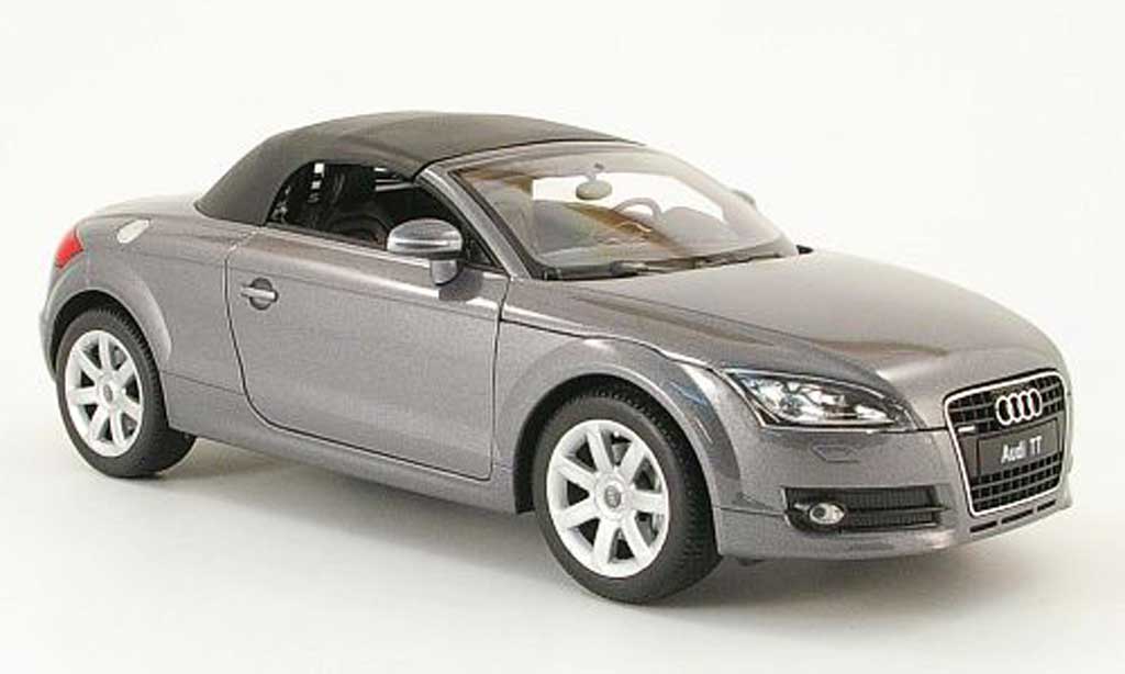 Audi TT Roadster 1/18 Welly Roadster grey avec capote diecast model cars