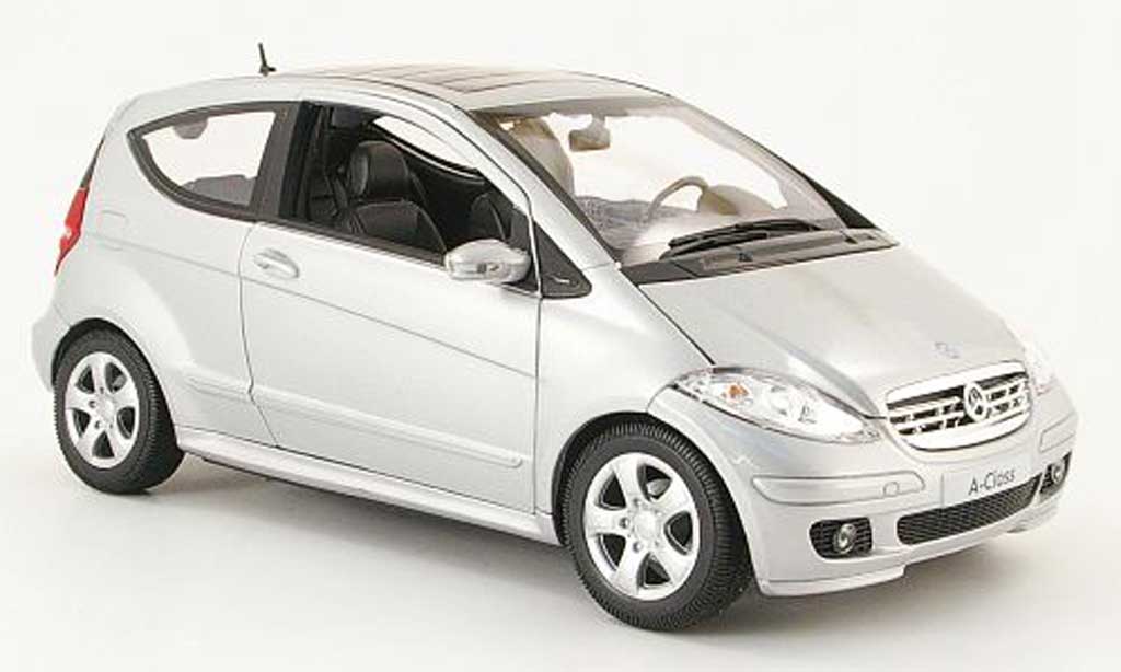 Mercedes Classe A 1/18 Welly 200 grey 3 portes diecast model cars