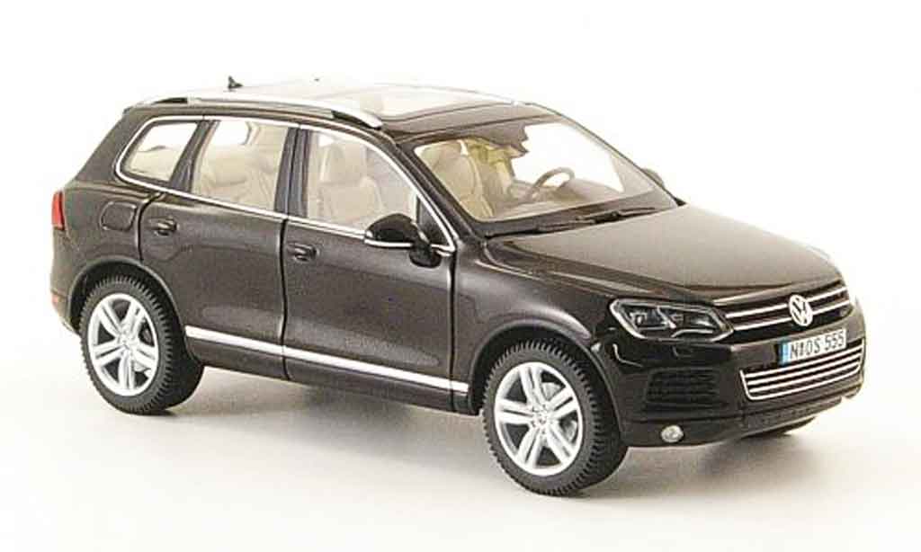 Volkswagen Touareg 1/43 Schuco ii black 2010 diecast model cars