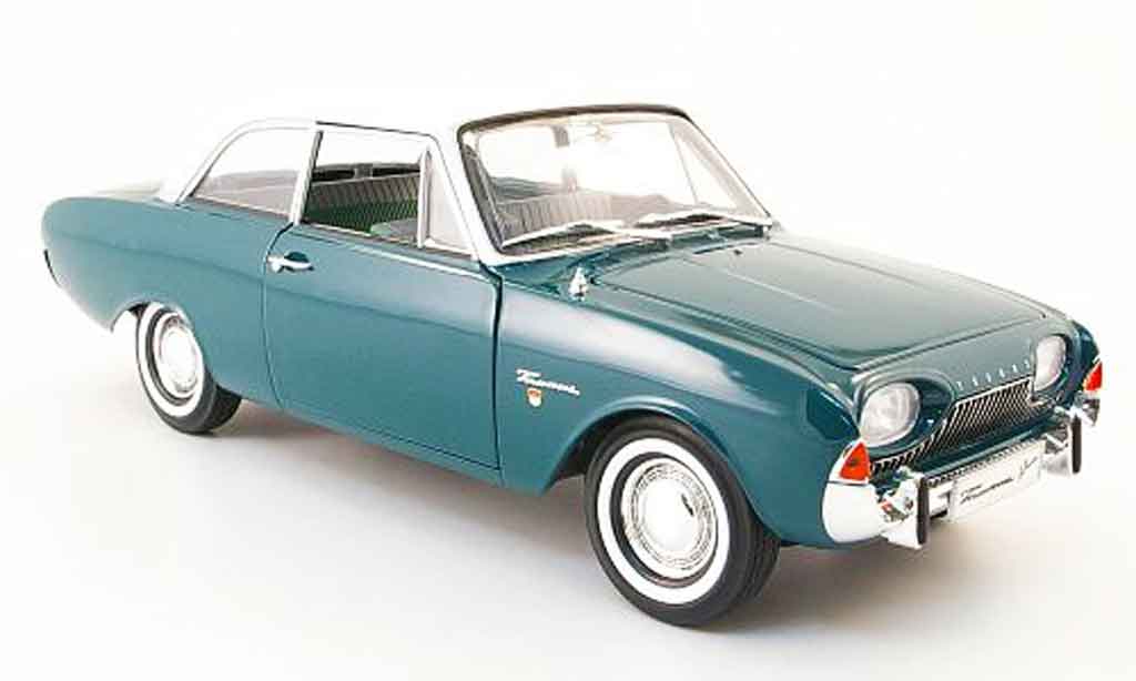 Ford Taunus 1/18 Revell 17 m (p3) grun/white badewanne 1960 diecast model cars