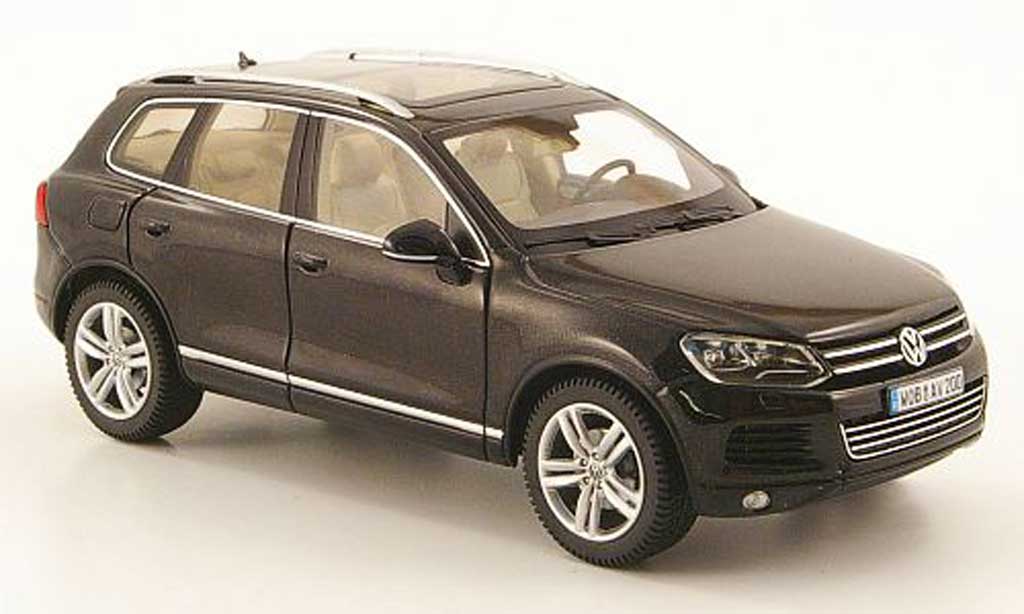 Volkswagen Touareg 1/43 Schuco black 2010 diecast model cars