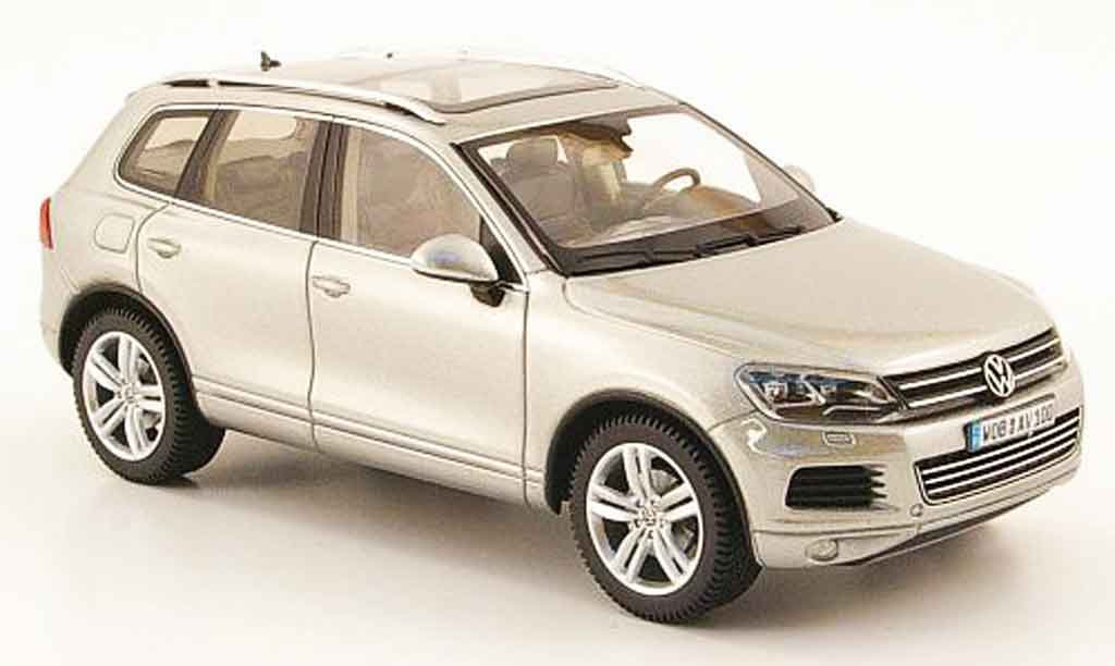 Volkswagen Touareg 1/43 Schuco grey 2010 diecast model cars