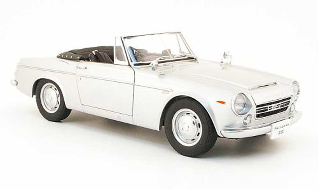 Datsun Fairlady 1/18 Autoart 2000 (sr311) grey diecast model cars