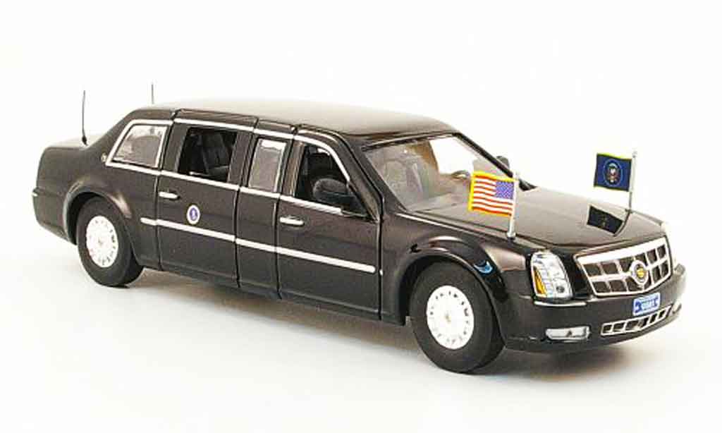 Cadillac DTS 1/43 Luxury Die Cast Presidential Limousine black 2009 diecast model cars