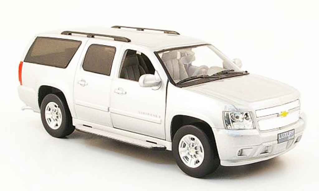 Chevrolet Suburban 1/43 Luxury Die Cast grey metallisee 2009 2010 diecast model cars