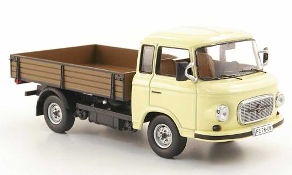 Barkas B 1000 1/43 IST Models Pritschenwagen beige 1968 diecast model cars