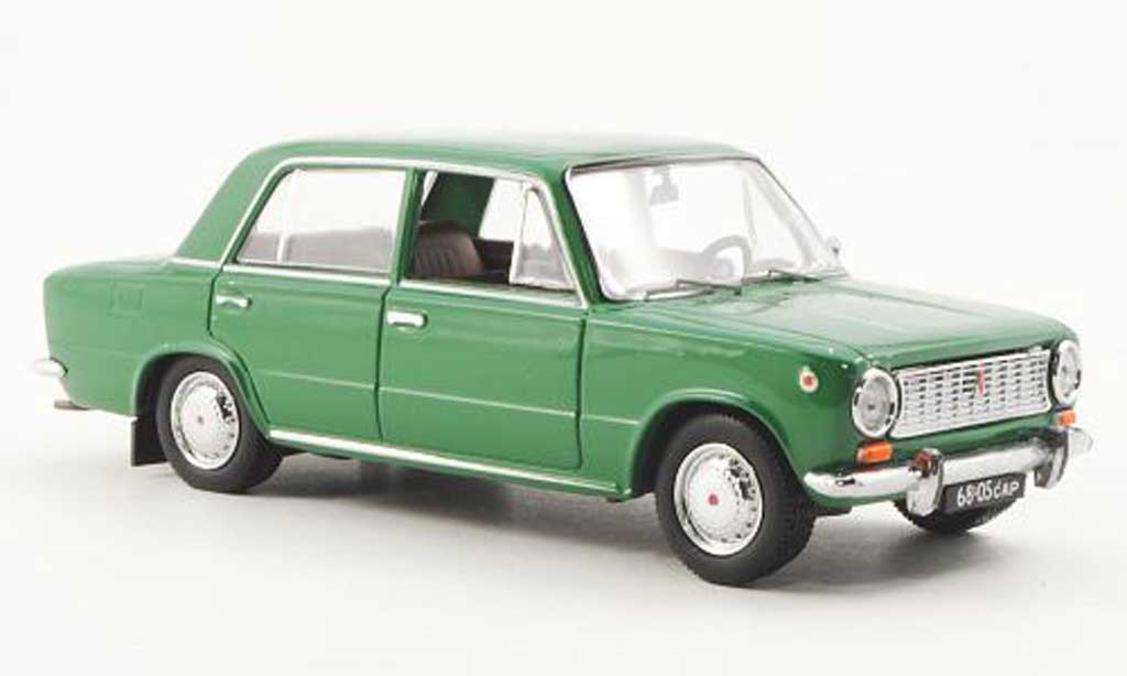 Lada Shiguli 1/43 IST Models 2101 grun (VAZ) 1971 diecast model cars