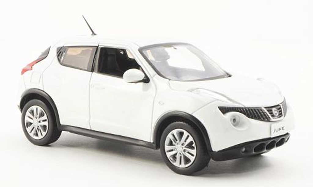 Nissan Juke 1/43 J Collection white 2010 diecast model cars