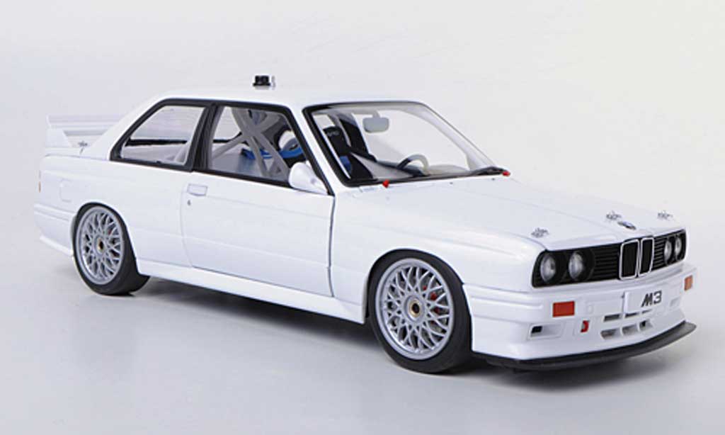 Bmw M3 E30 1/18 Autoart E30 DTM white Plain Body Version diecast model cars