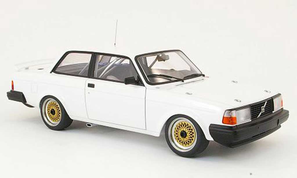 Volvo 240 1/18 Autoart turbo plain body white 1985 jantes bbs yellows diecast model cars
