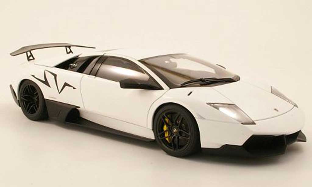 Lamborghini Murcielago LP670 1/18 Autoart LP670 SV white 2009 diecast model cars
