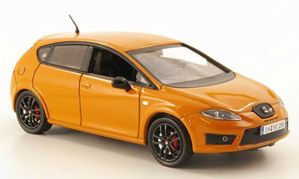 Seat Leon Cupra 1/43 Hachette Cupra R orange diecast model cars